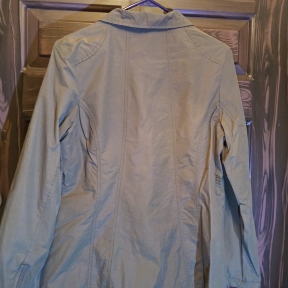 Rain Coat - Picture 3 of 8